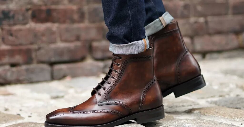 La-costum-alegi-pantofi-negri-sau-pantofi-maro.jpg